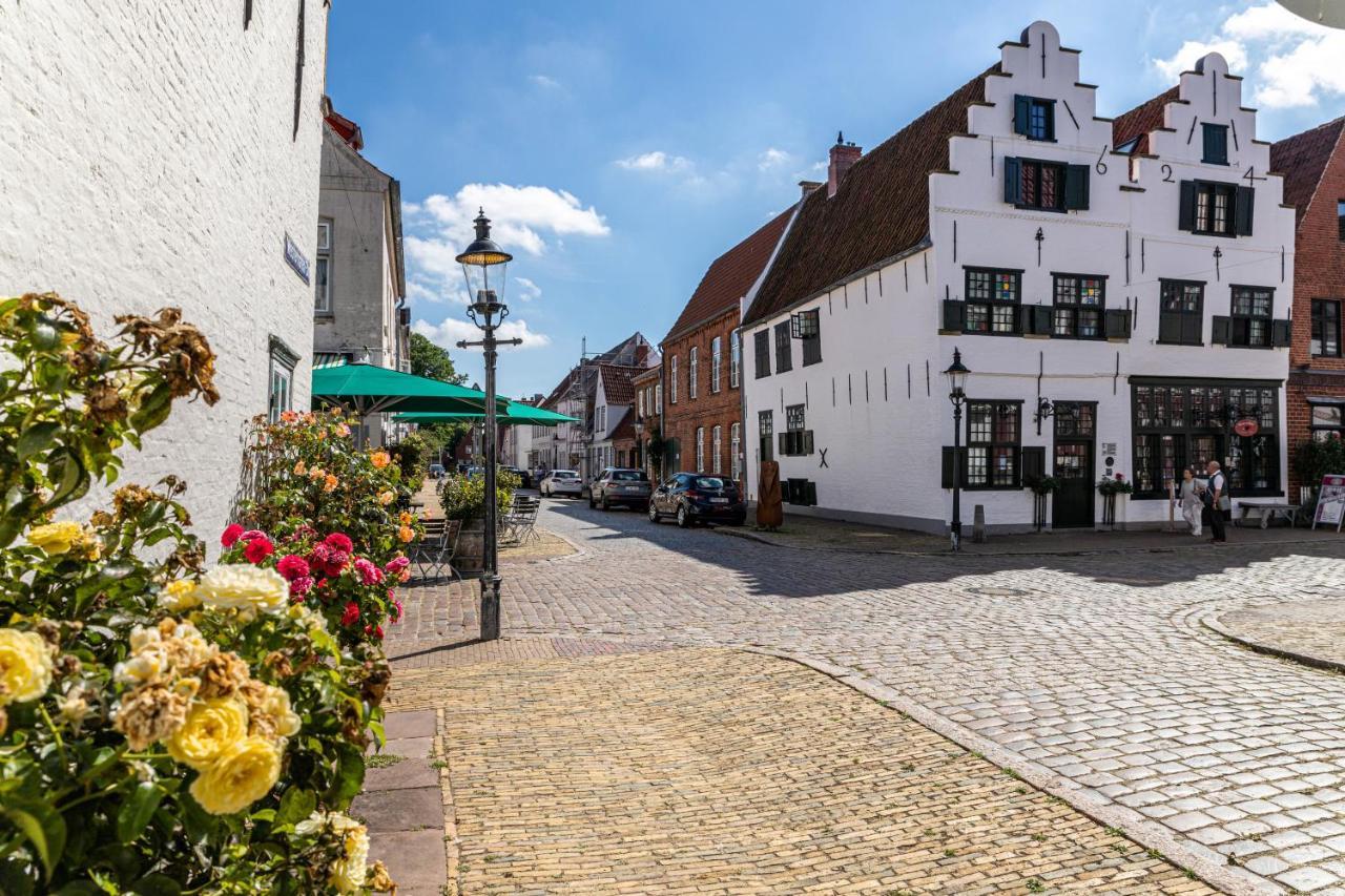 Blumenhaus-Apartment Friedrichstadt Zewnętrze zdjęcie